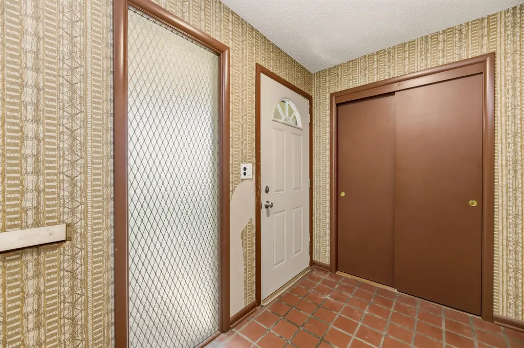 2705 S Martinson Avenue Wichita KS 67217