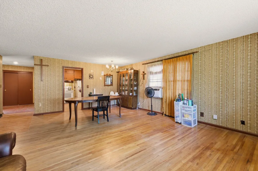 2705 S Martinson Avenue Wichita KS 67217