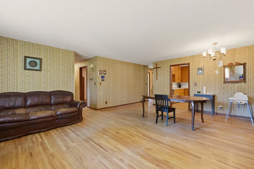 2705 S Martinson Avenue Wichita KS 67217