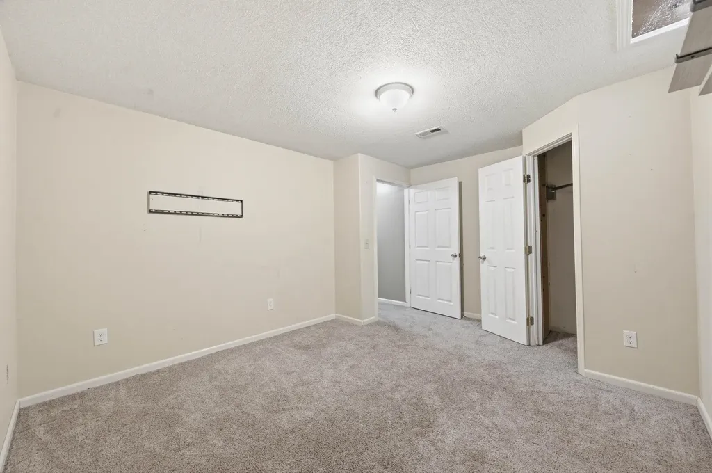 1609 N Cardington Wichita KS 67212