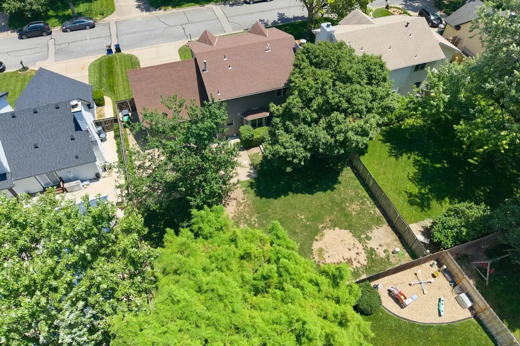 1609 N Cardington Wichita KS 67212