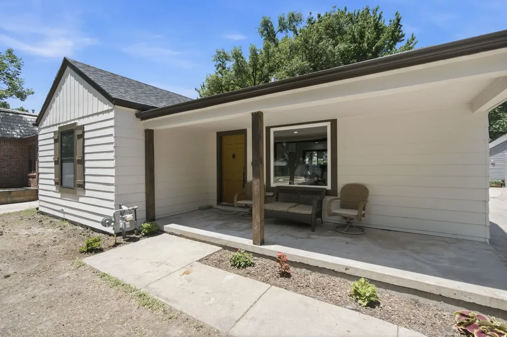 1517 N Coolidge Avenue Wichita KS 67203