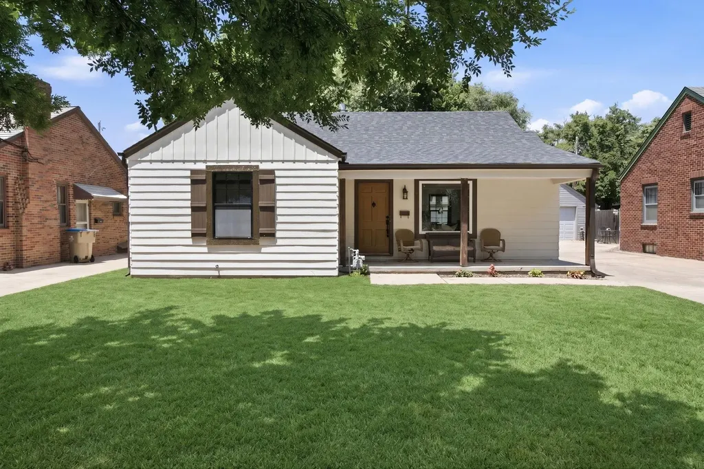 1517 N Coolidge Avenue Wichita KS 67203
