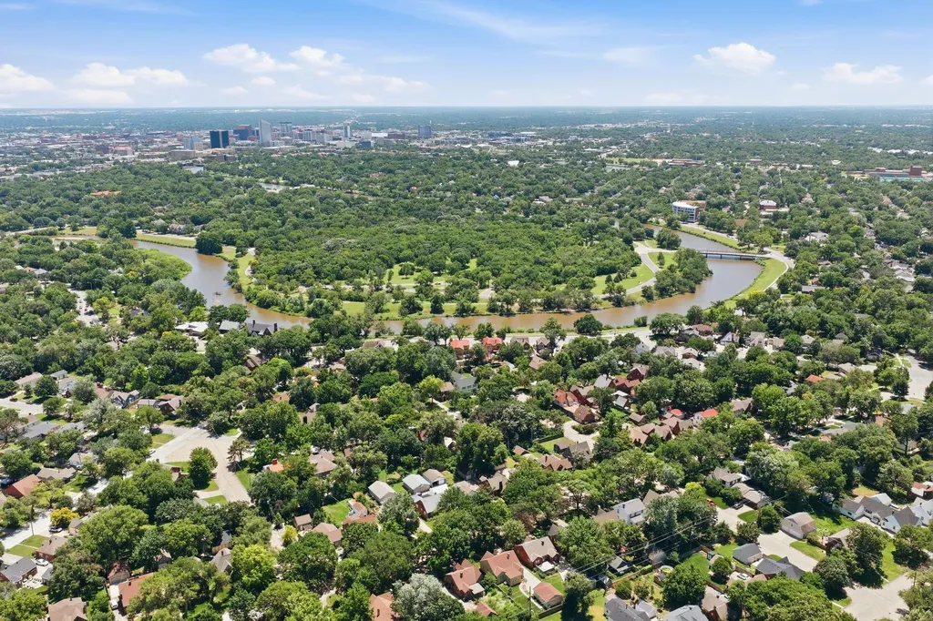 1517 N Coolidge Avenue Wichita KS 67203