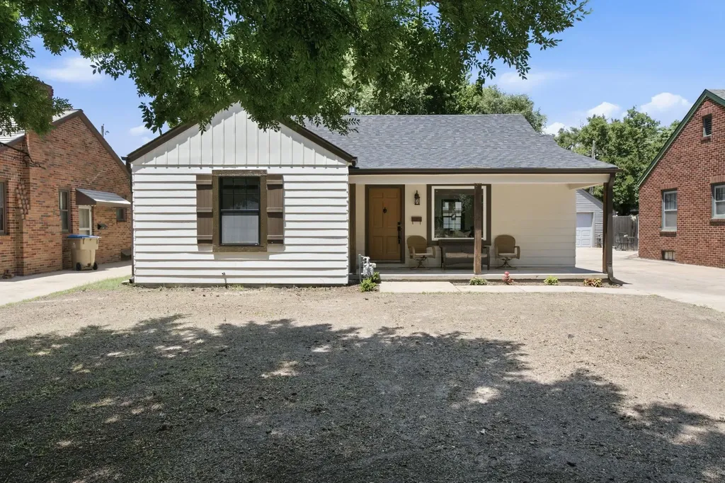 1517 N Coolidge Avenue Wichita KS 67203