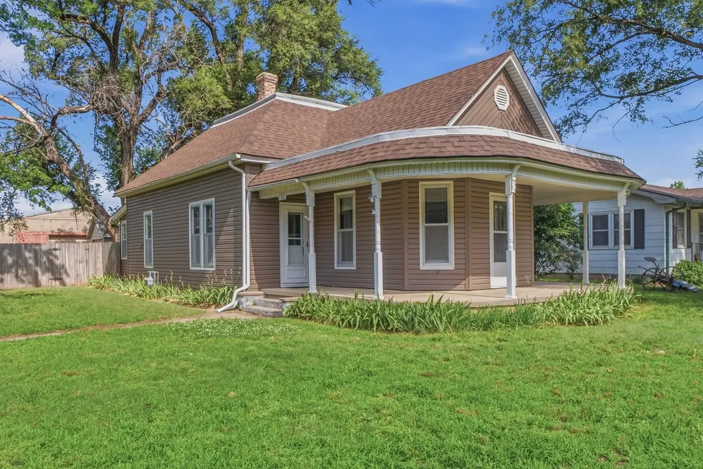 110 E Main Street Haven KS 67543