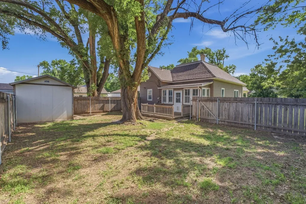 110 E Main Street Haven KS 67543