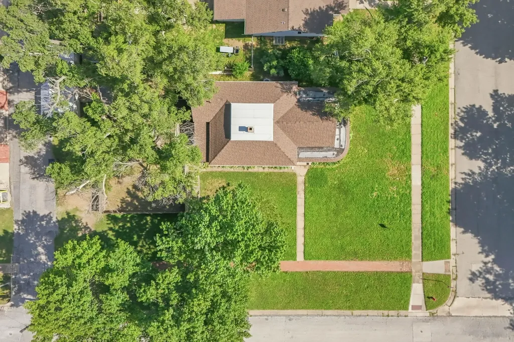 110 E Main Street Haven KS 67543