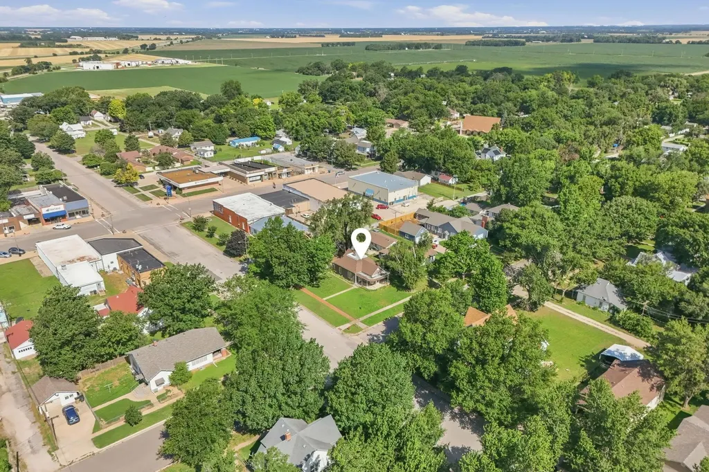 110 E Main Street Haven KS 67543