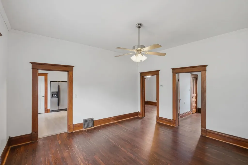 110 E Main Street Haven KS 67543