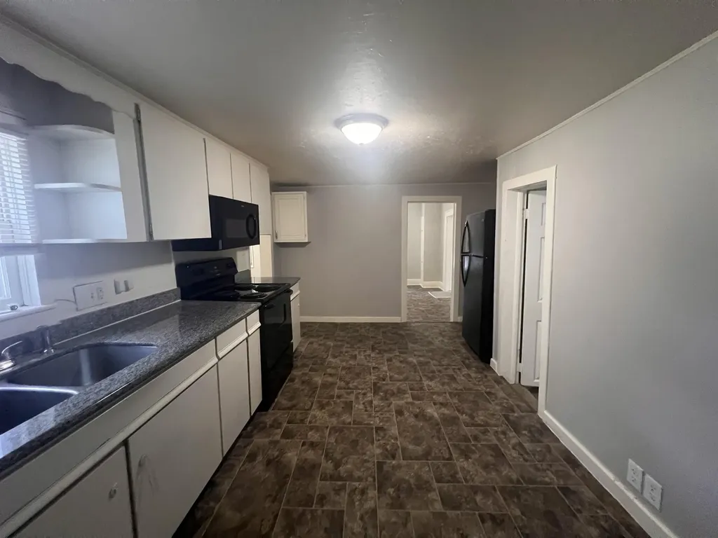 615 N Custer Wichita KS 67203