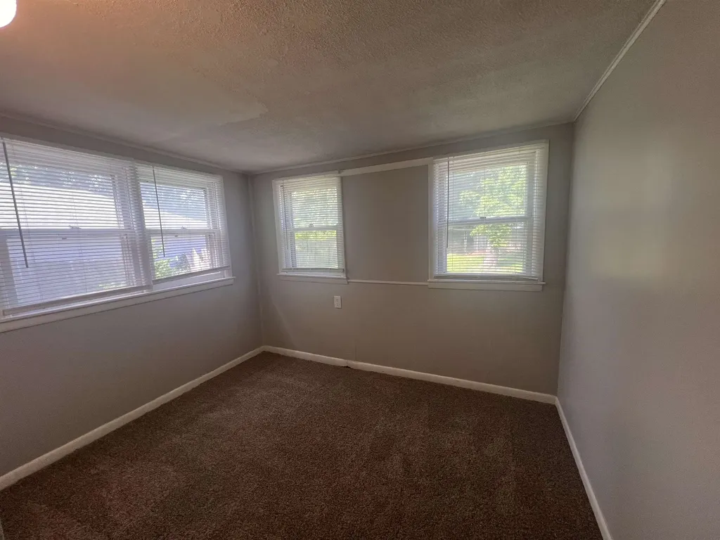 615 N Custer Wichita KS 67203