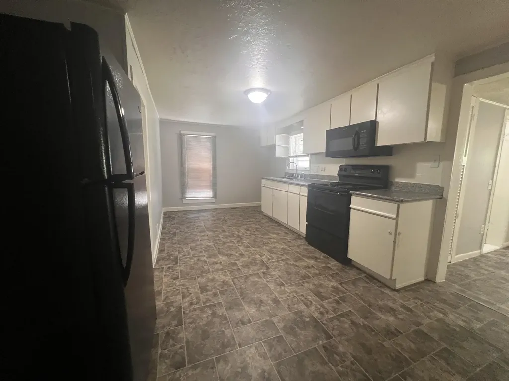615 N Custer Wichita KS 67203