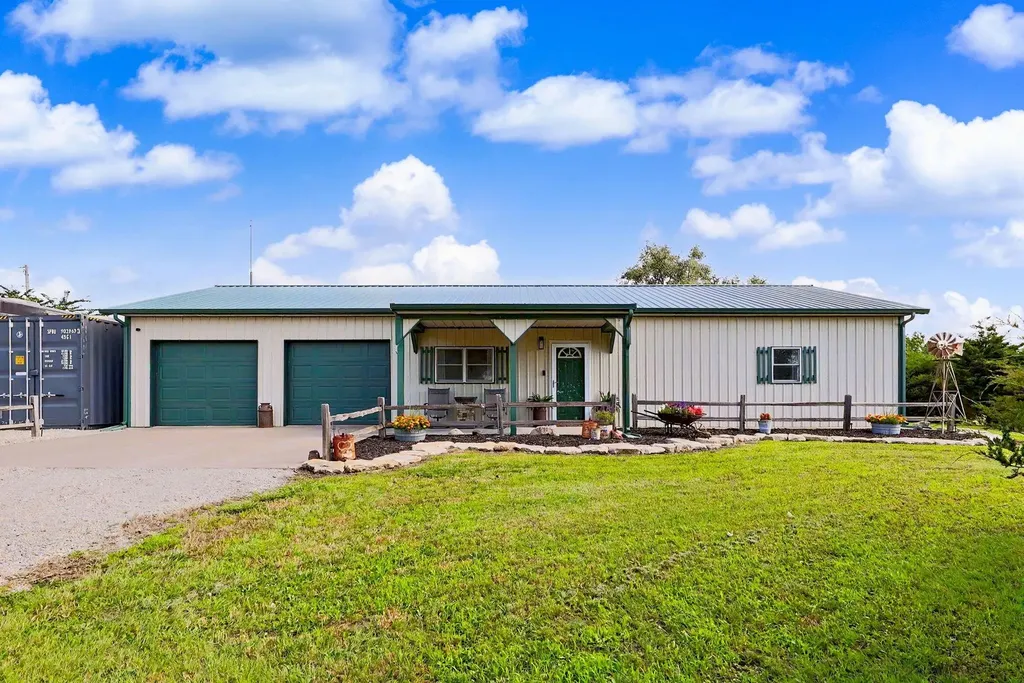 9190 SE Turkey Creek Road Leon KS 67074