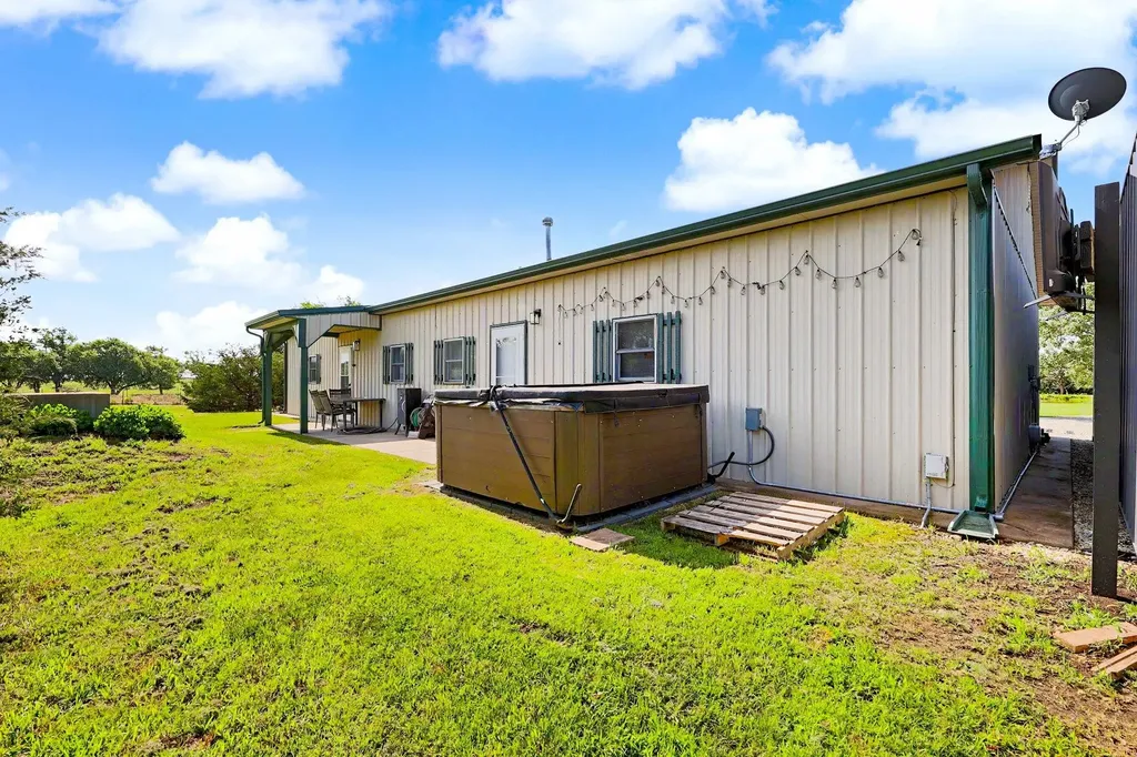 9190 SE Turkey Creek Road Leon KS 67074