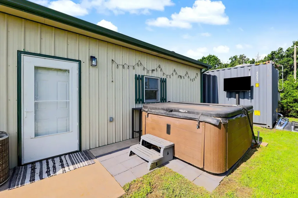 9190 SE Turkey Creek Road Leon KS 67074
