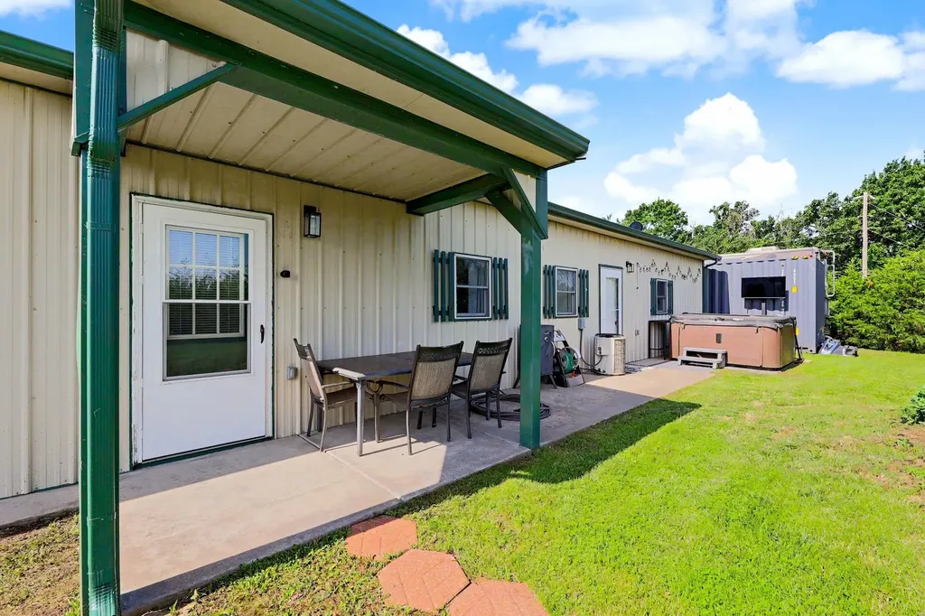 9190 SE Turkey Creek Road Leon KS 67074