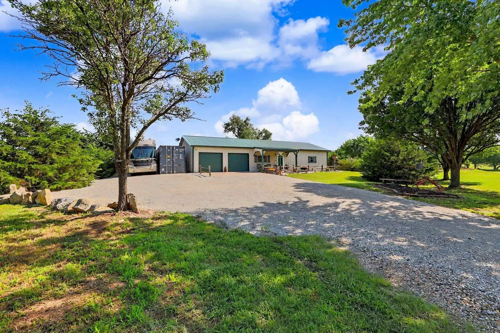 9190 SE Turkey Creek Road Leon KS 67074