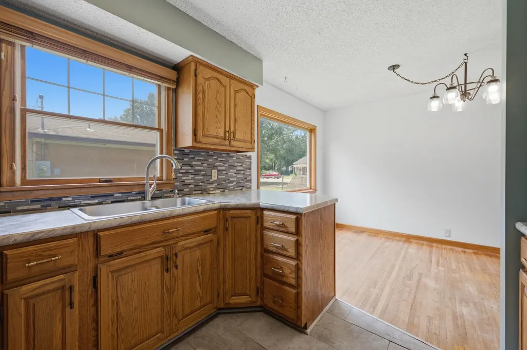 303 E 4th Avenue Cheney KS 67025