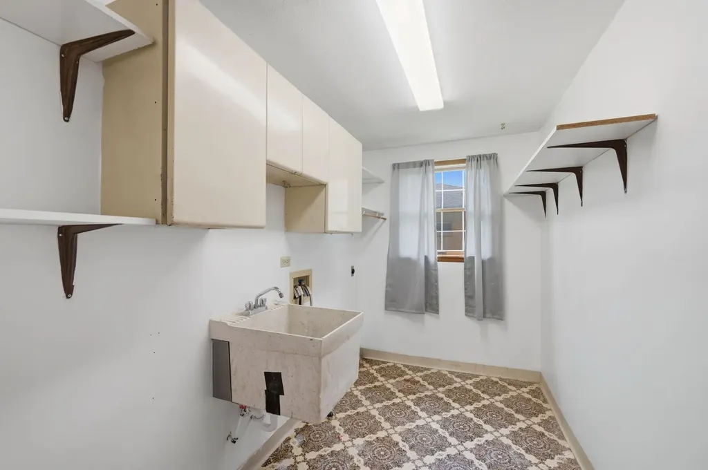 303 E 4th Avenue Cheney KS 67025