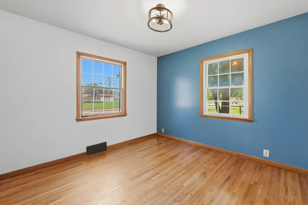 303 E 4th Avenue Cheney KS 67025