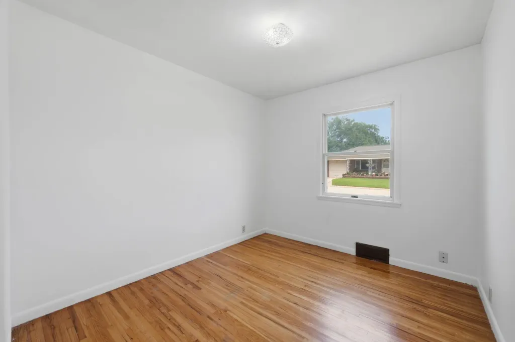 303 E 4th Avenue Cheney KS 67025