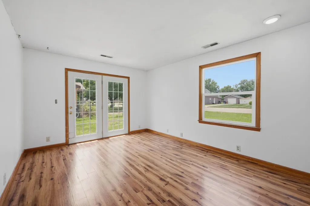 303 E 4th Avenue Cheney KS 67025