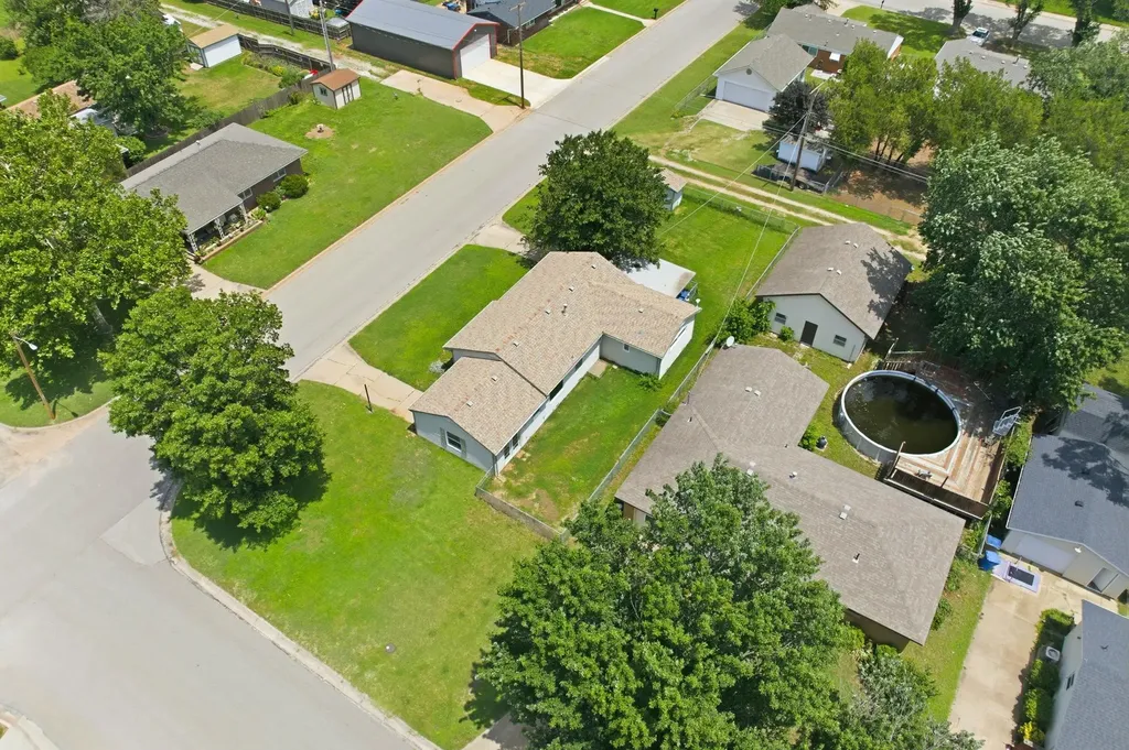 303 E 4th Avenue Cheney KS 67025