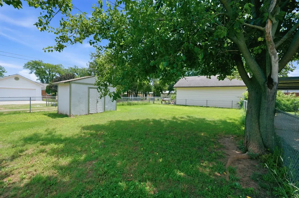 303 E 4th Avenue Cheney KS 67025