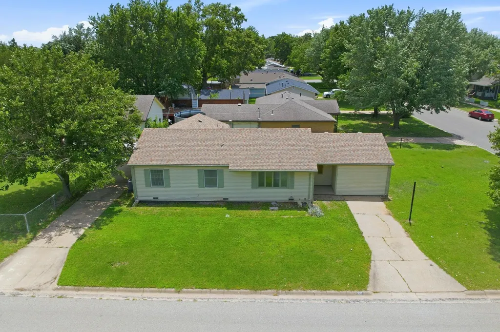 303 E 4th Avenue Cheney KS 67025