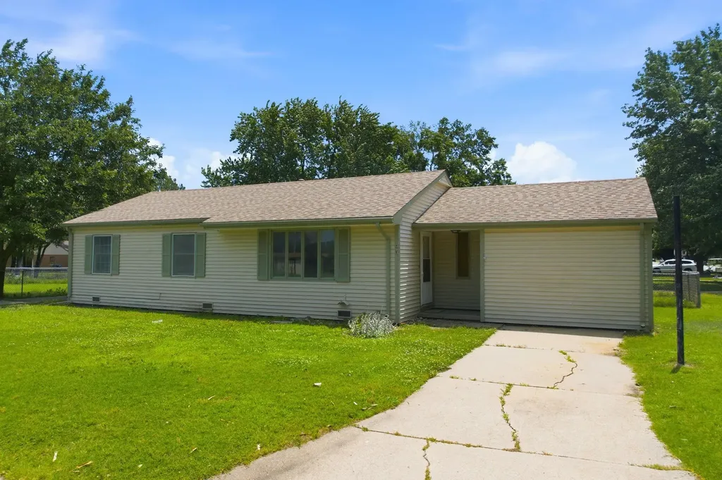 303 E 4th Avenue Cheney KS 67025