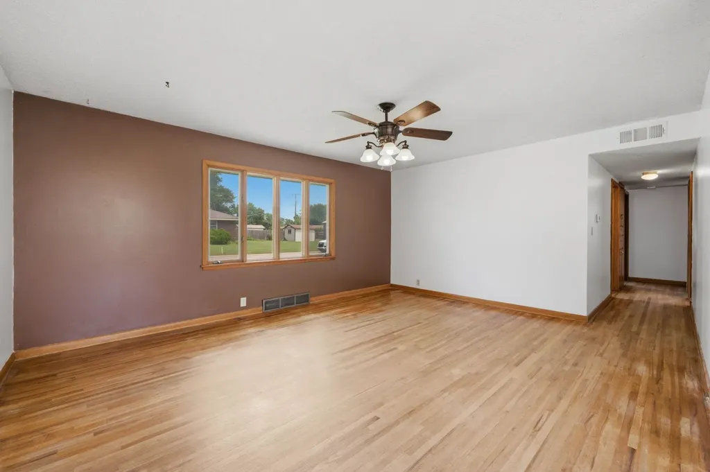 303 E 4th Avenue Cheney KS 67025