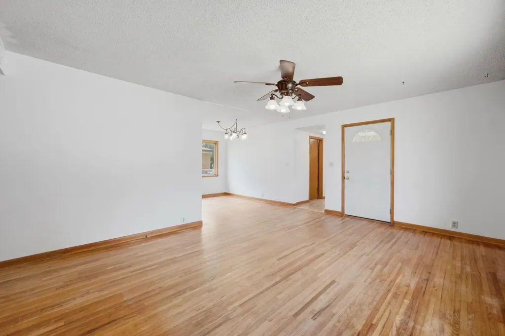 303 E 4th Avenue Cheney KS 67025