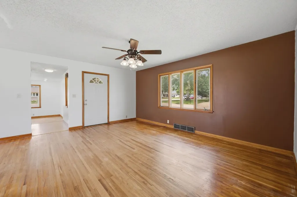 303 E 4th Avenue Cheney KS 67025