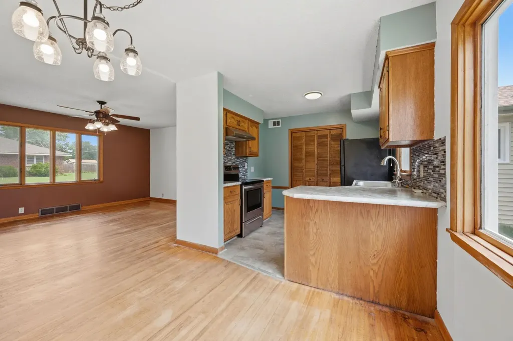 303 E 4th Avenue Cheney KS 67025