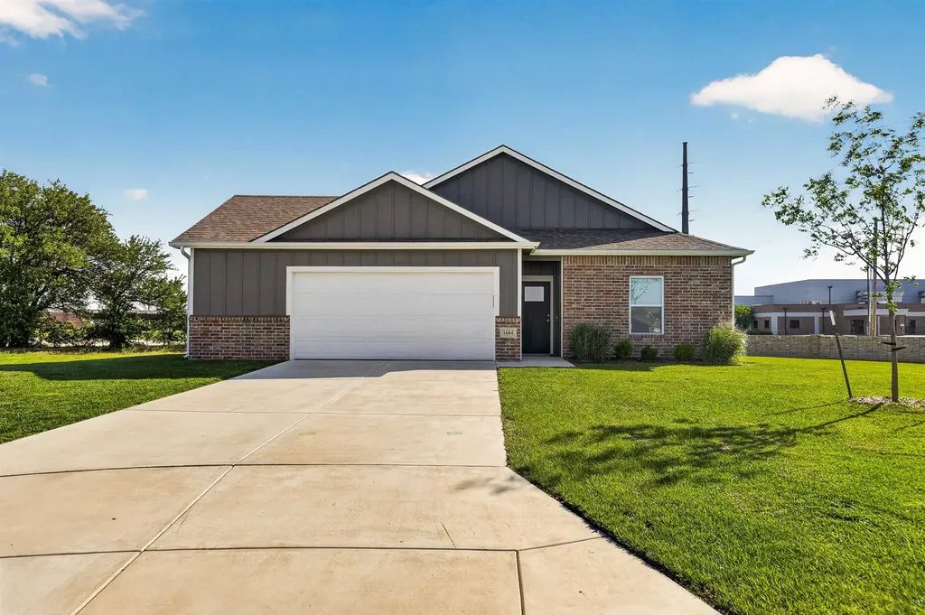 1604 Casey Circle Newton KS 67114