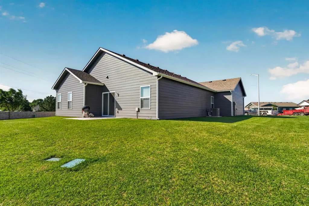 1604 Casey Circle Newton KS 67114