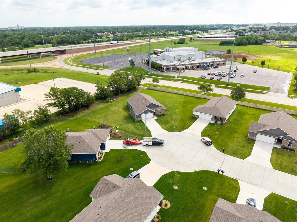 1604 Casey Circle Newton KS 67114