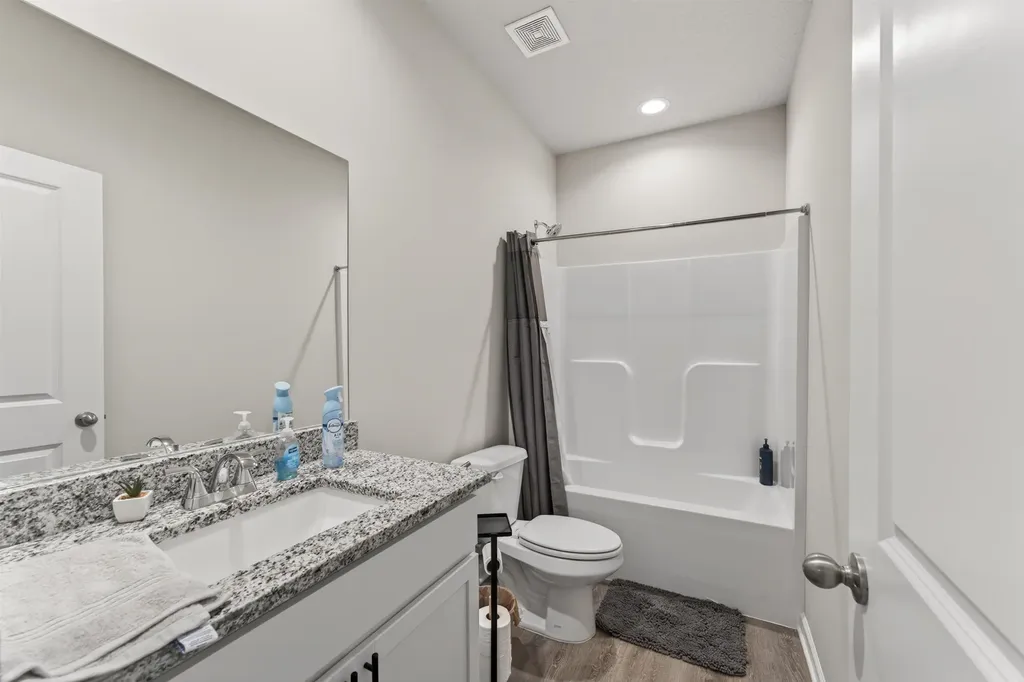 1604 Casey Circle Newton KS 67114