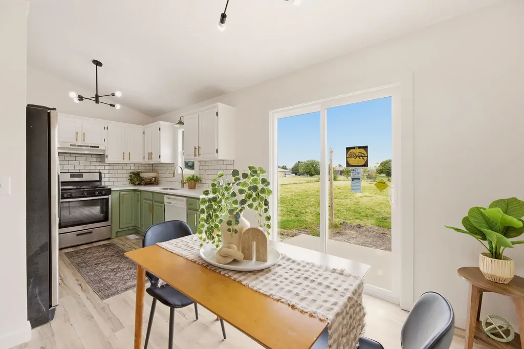 8743 Ross Valley Center KS 67147