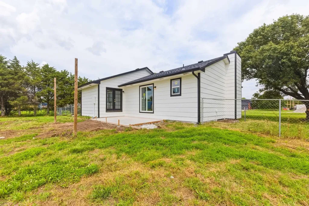 8743 Ross Valley Center KS 67147