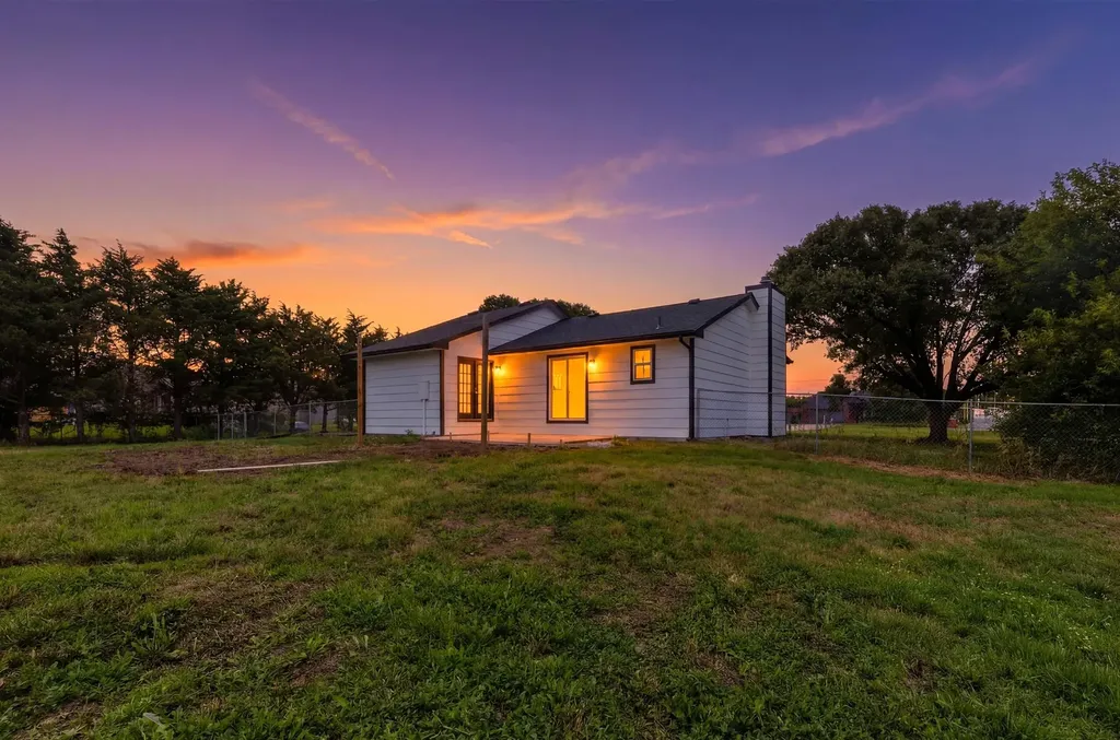 8743 Ross Valley Center KS 67147