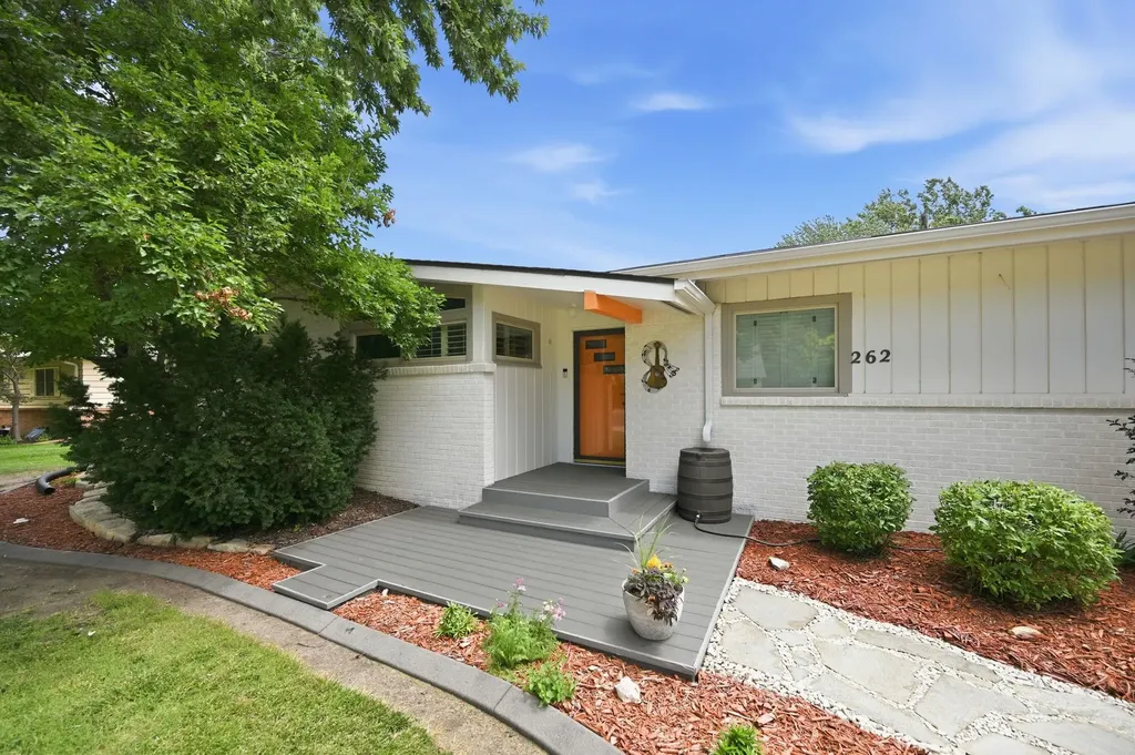 262 S Bonnie Brae Wichita KS 67207