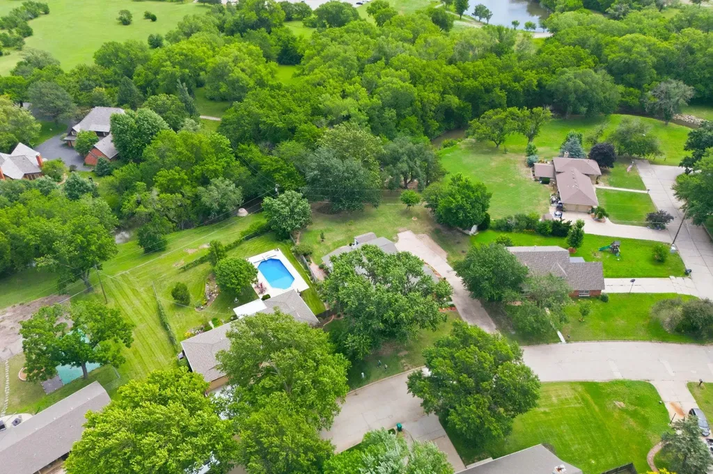 262 S Bonnie Brae Wichita KS 67207
