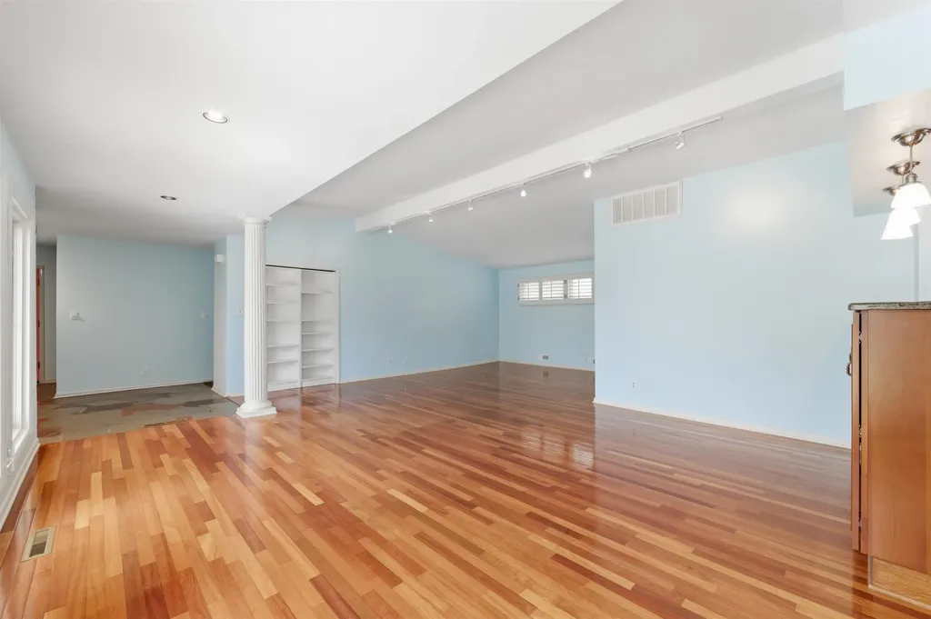 262 S Bonnie Brae Wichita KS 67207