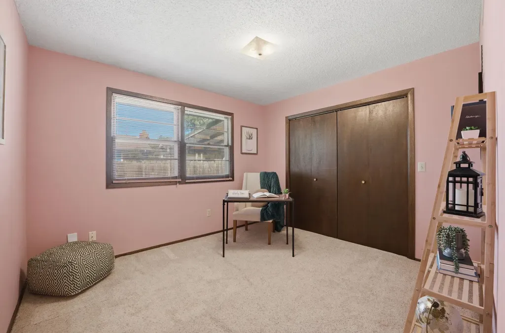 2230 S Lori Lane Wichita KS 67207-5428