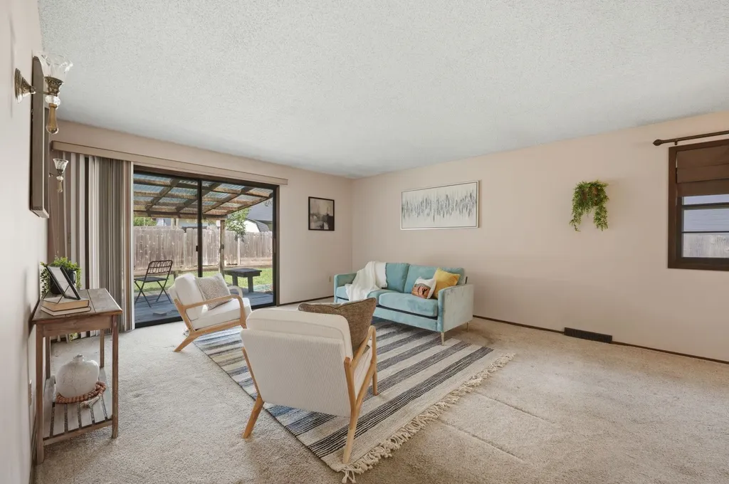 2230 S Lori Lane Wichita KS 67207-5428