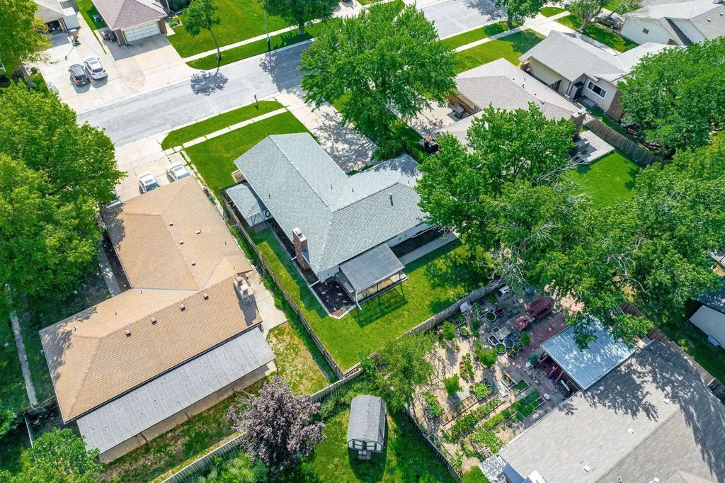 2230 S Lori Lane Wichita KS 67207-5428