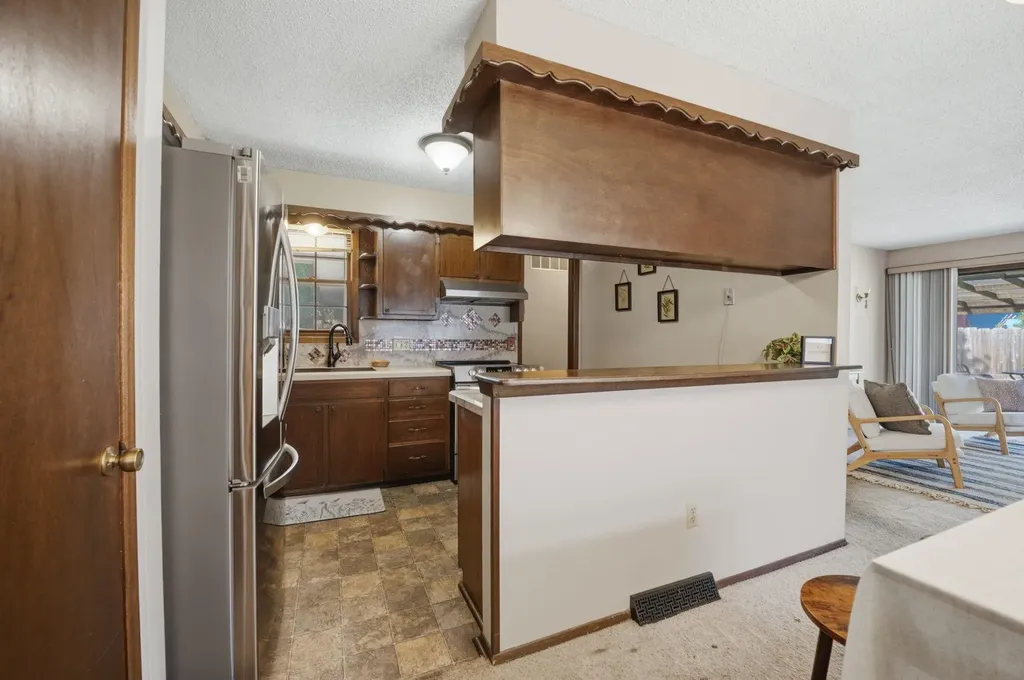 2230 S Lori Lane Wichita KS 67207-5428