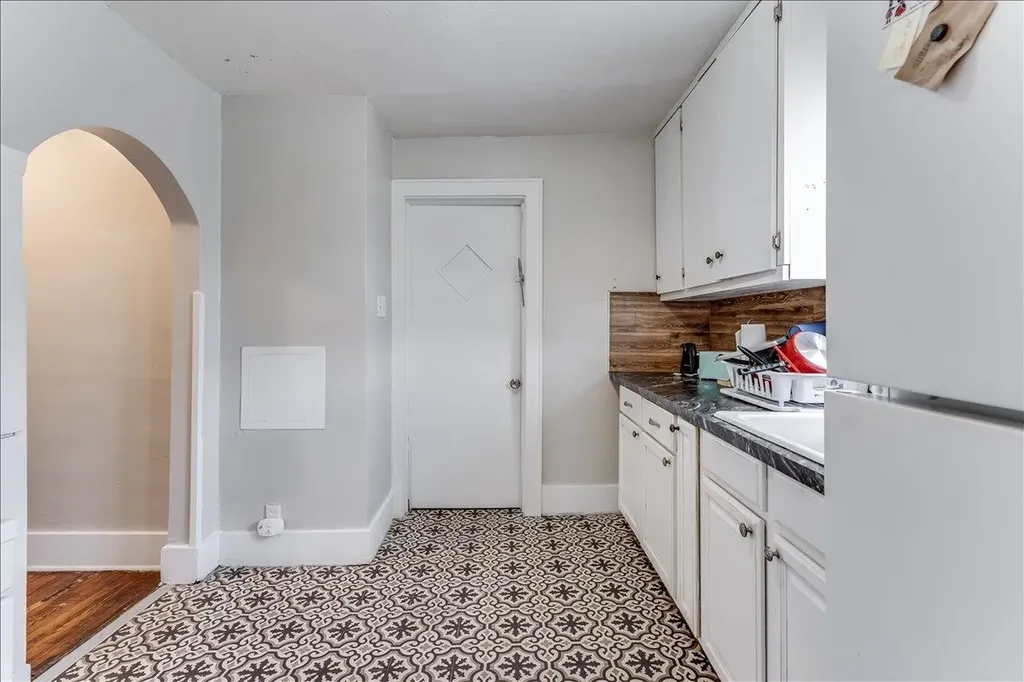 2043 S Broadway Avenue Wichita KS 67211